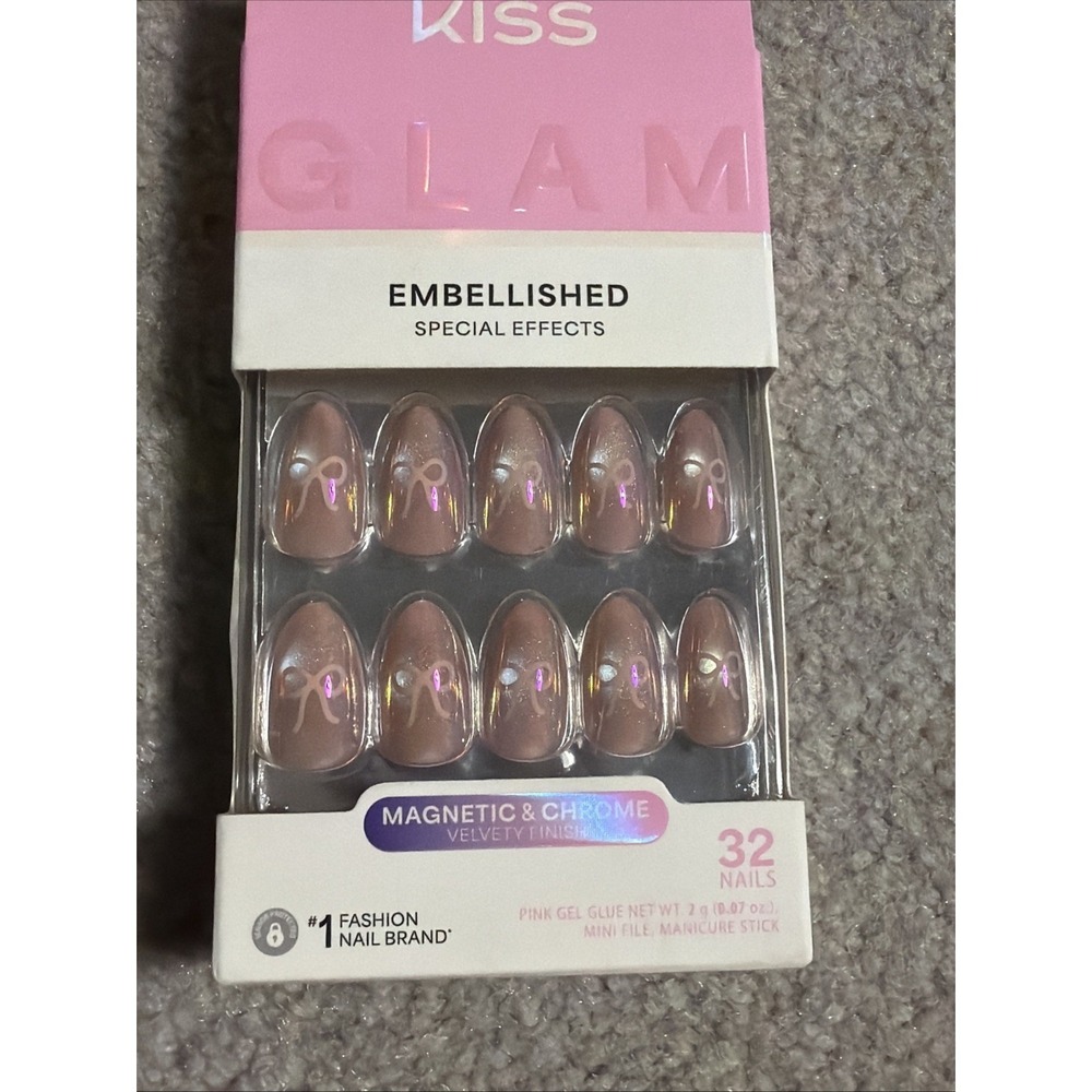 KISS Glam Embellished Press-On Nails Medium Almond Crystal Pop 32ct GS34 25377